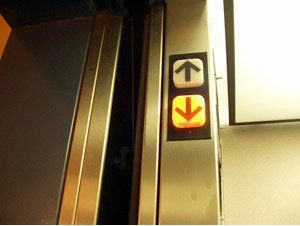 Ascensors Catalunya botones de un ascensor